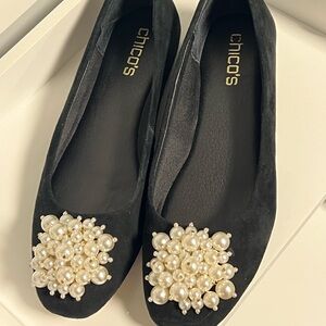 Chicos pearl flats
